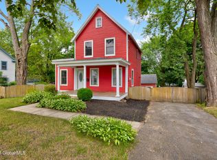 1147 Van Antwerp Rd, Niskayuna, NY 12309