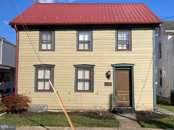 125 New Haven St, Mount Joy, PA 17552