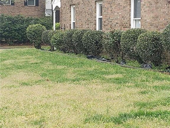 3rd image of 725 White Hall Ln