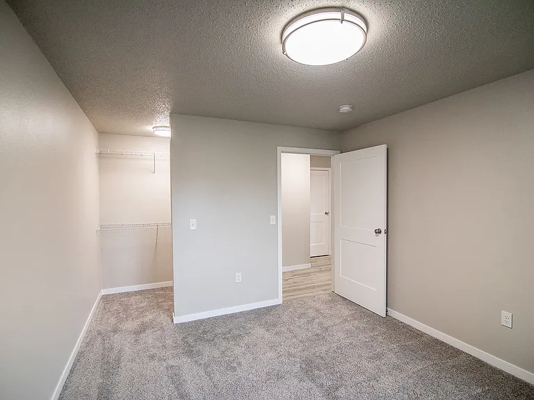 Turnpike Apartments — Photo 26