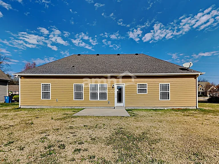 572 Laurel Ln — Photo 22