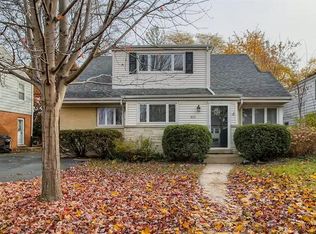 611 S Arlington Heights Rd, Arlington Heights, IL 60005