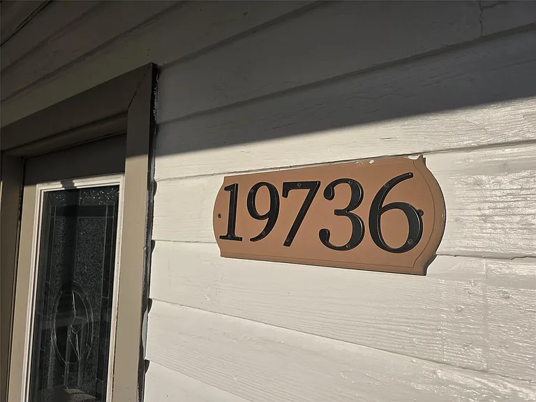 19736 Dunbar Ave — Photo 4