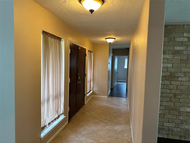 17406 Spicewood Springs Ln #17406 — Photo 3