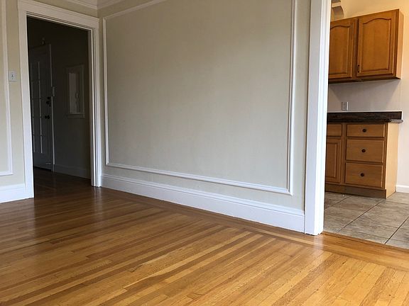 4th image of 3300 Scott St APT 305