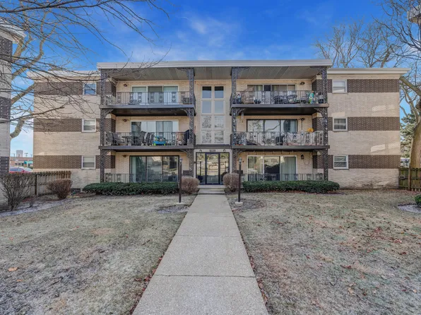 1007 8th Ave APT 1, La Grange, IL 60525