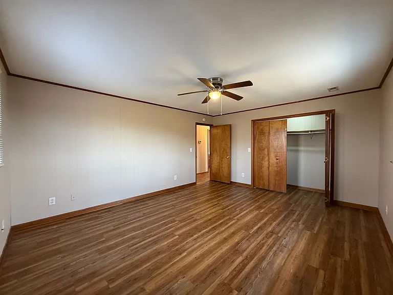 1111 Fairview Rd — Photo 21