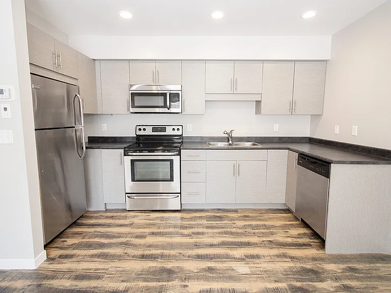 100 Southview Cres #502 — Photo 32