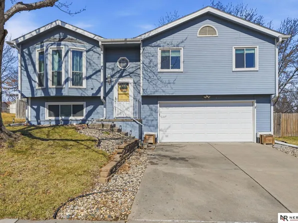 5030 W Sparrow Ln, Lincoln, NE 68528
