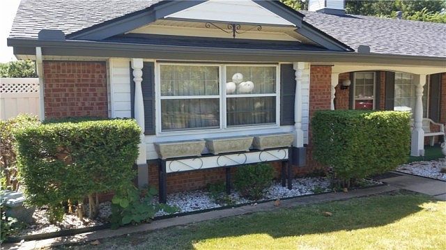 2nd image of 2 SW 97th St