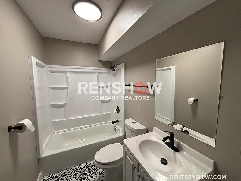 2 bed, 1.0 bath, $725 — Photo 4