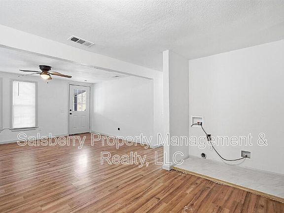 3rd image of 1100 SE 9th St
