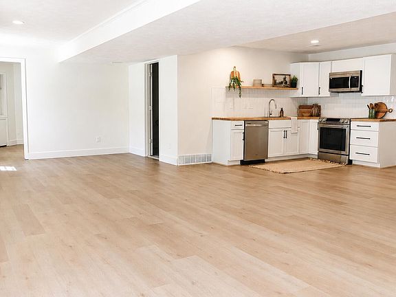 5th image of 6352 143rd Ave