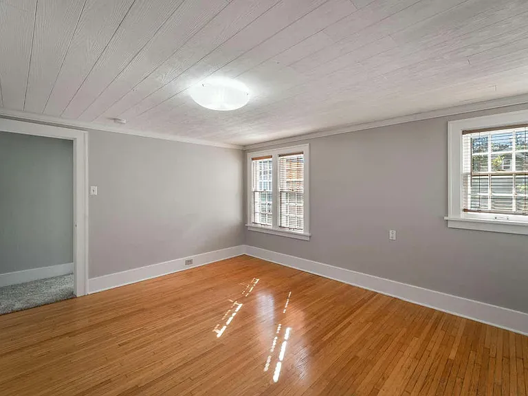 2217 Donald St — Photo 13