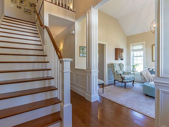 2nd image of 21 Riverview Hts #21