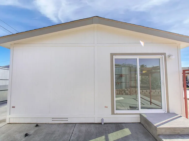 New Build 2 Bedroom / 2 Bath + Office Home in Mount Hope! — Photo 13