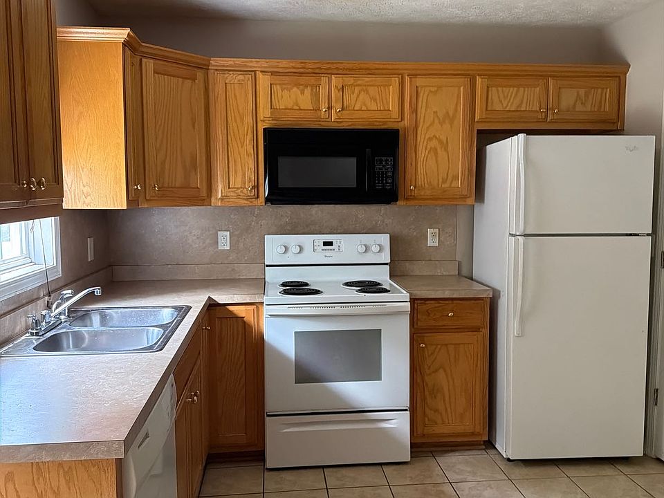 1st image of 218 Thunderbird Cir