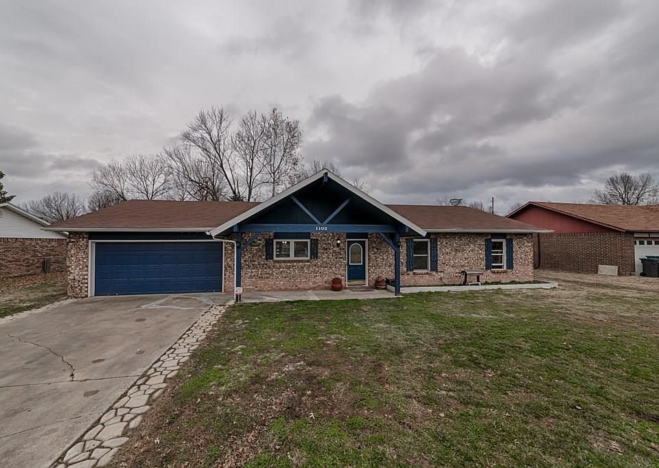 1st image of 1103 W Callahan Dr