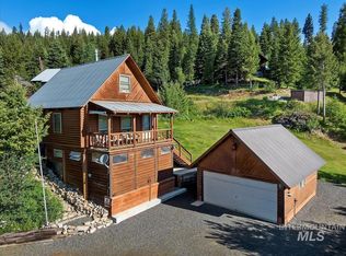 2 King Hill Ln, Cascade, ID 83611
