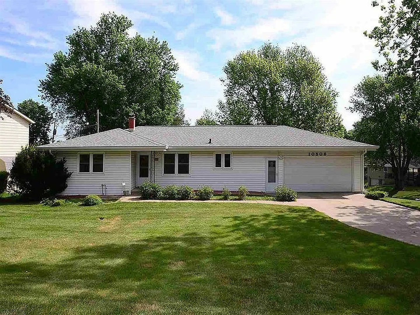 10506 Hilltop Rd 4 Bed/3 Bath in Sunny Slope | Finished Walkout Lower Level, Oversized Attached G... — Photo 1