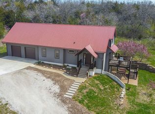 19722 219th St, Tonganoxie, KS 66086