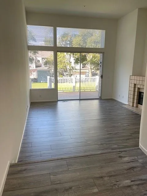 824 Columbia Cir — Photo 3