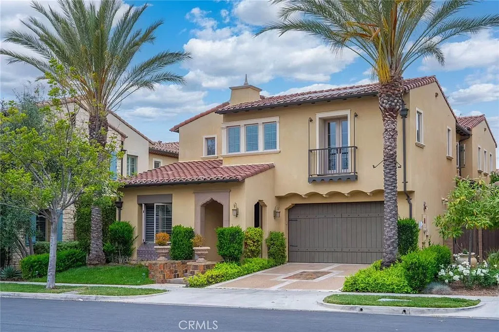 4 bed, 4.5 bath, 3635 sqft, $8,500 — Photo 1