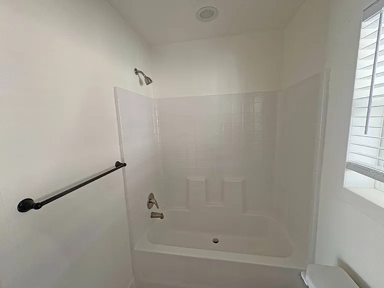 1700 State St #10 — Photo 15