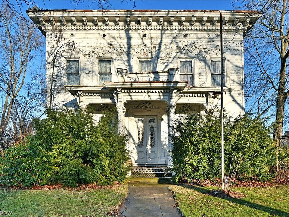 1st image of 720 Mahoning Ave NW