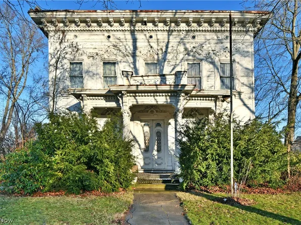 720 Mahoning Ave NW, Warren, OH 44483