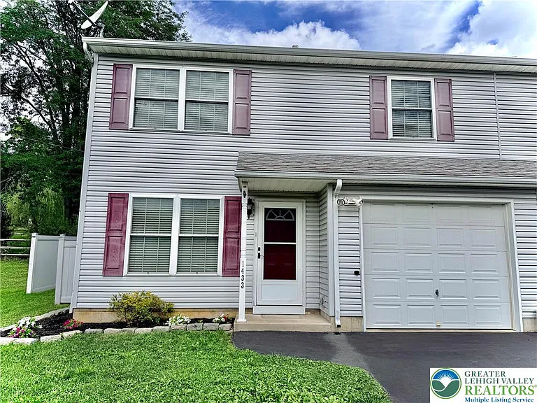 1433 Salisbury Rd — Photo 2