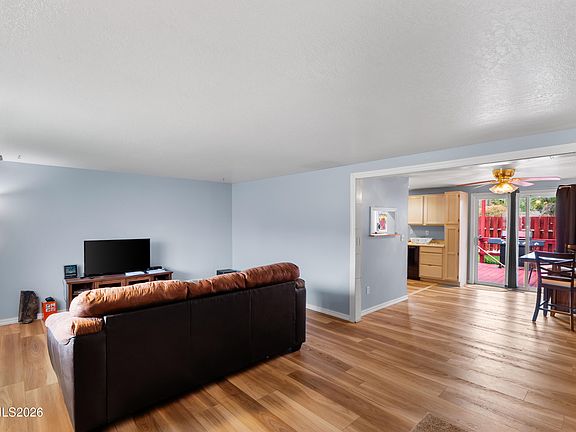 3rd image of 360 Parkview Ave
