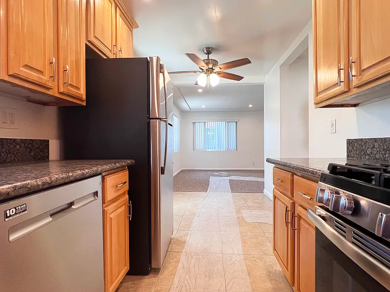 3317 Castle Heights Ave #5 — Photo 10