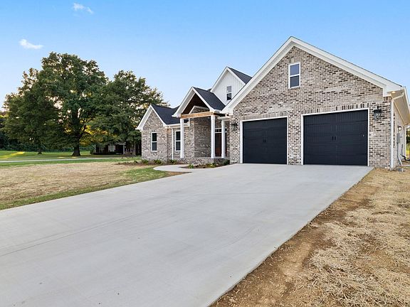 2nd image of 117 Mill Creek Ct