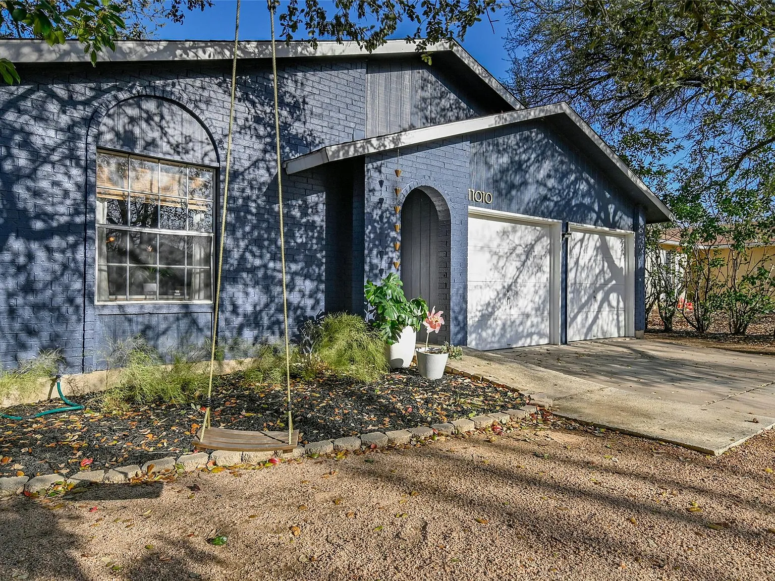 3 bed, 2.0 bath, 1478 sqft, $2,395 — Photo 2