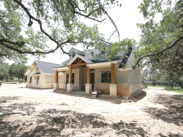 1118 HUMMING BIRD LN, Adkins, TX 78101
