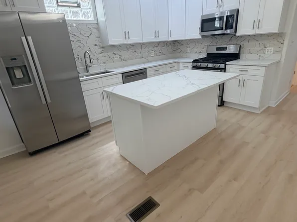 3757 N Hermitage Ave #1, Chicago, IL 60613