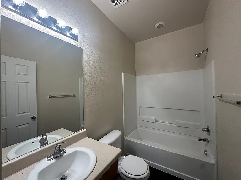 5731 Golf Hts #1 — Photo 11