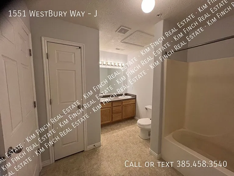 1551 Westbury Way #J — Photo 25