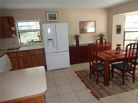 5th image of 3907 Thornbush Ln