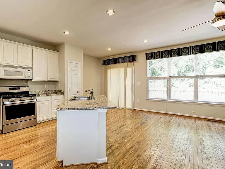 6563 McKenna Way — Photo 10