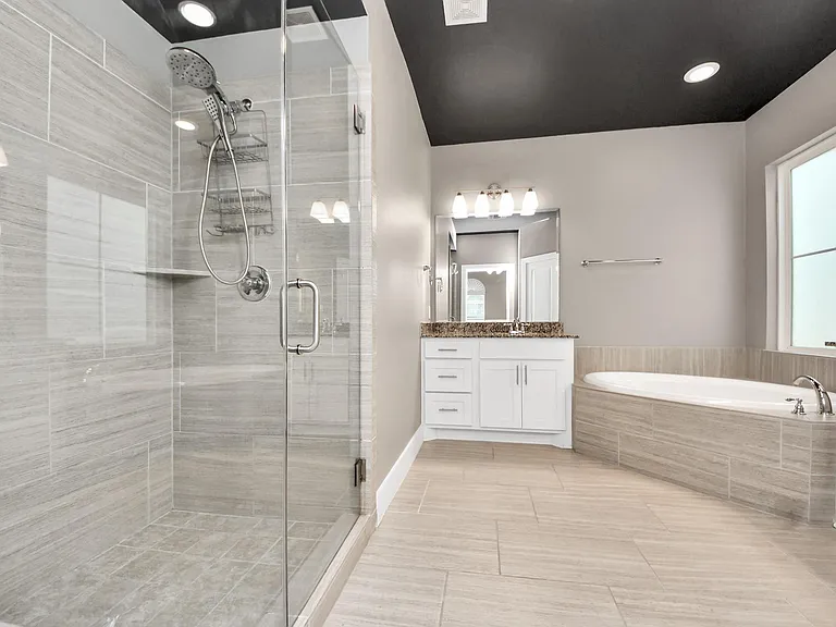 2704 Freund St — Photo 35