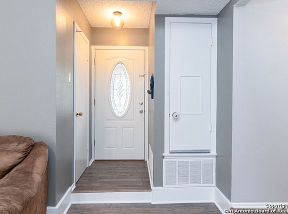 3rd image of 5855 Cliffmont Dr