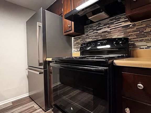 2nd image of 4420-4440 Flowerdale Ave #B