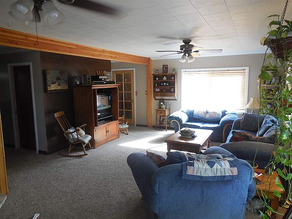 4th image of 205 Fir St