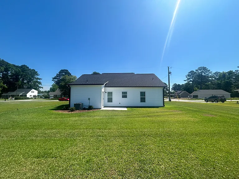 630 Casey Dr — Photo 2