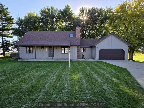 1203 Birch Ct, Aurora, NE 68818