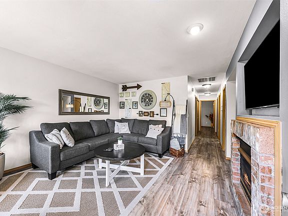3rd image of 2210 Grade Road #4