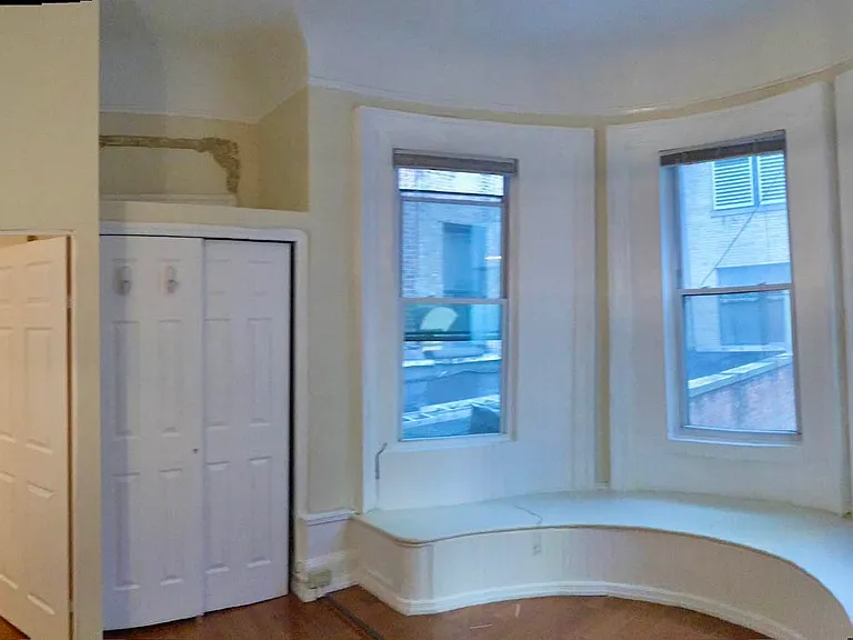 23 W 56th St #4R — Photo 1