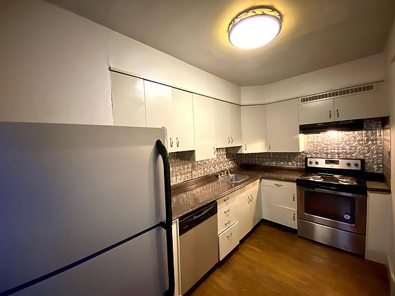 5th image of 918-920 E 41st St #1W